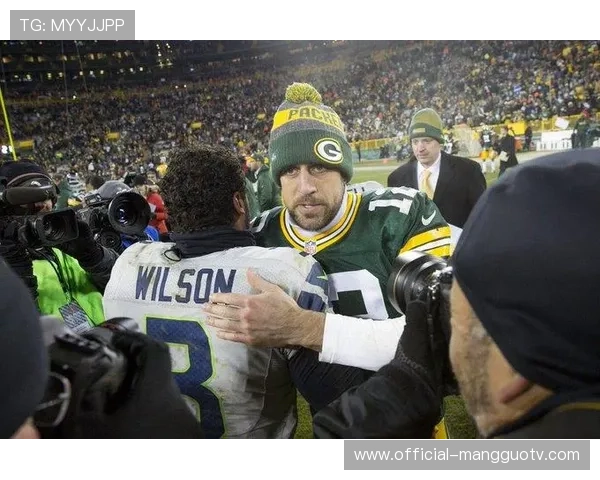 包装工交易获得冲传手迈卡-帕森斯，送出克拉克和两个首轮签