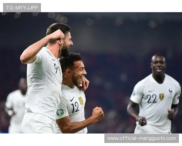 埃尔切3-0完胜吉罗纳,拉法·米尔独中两元